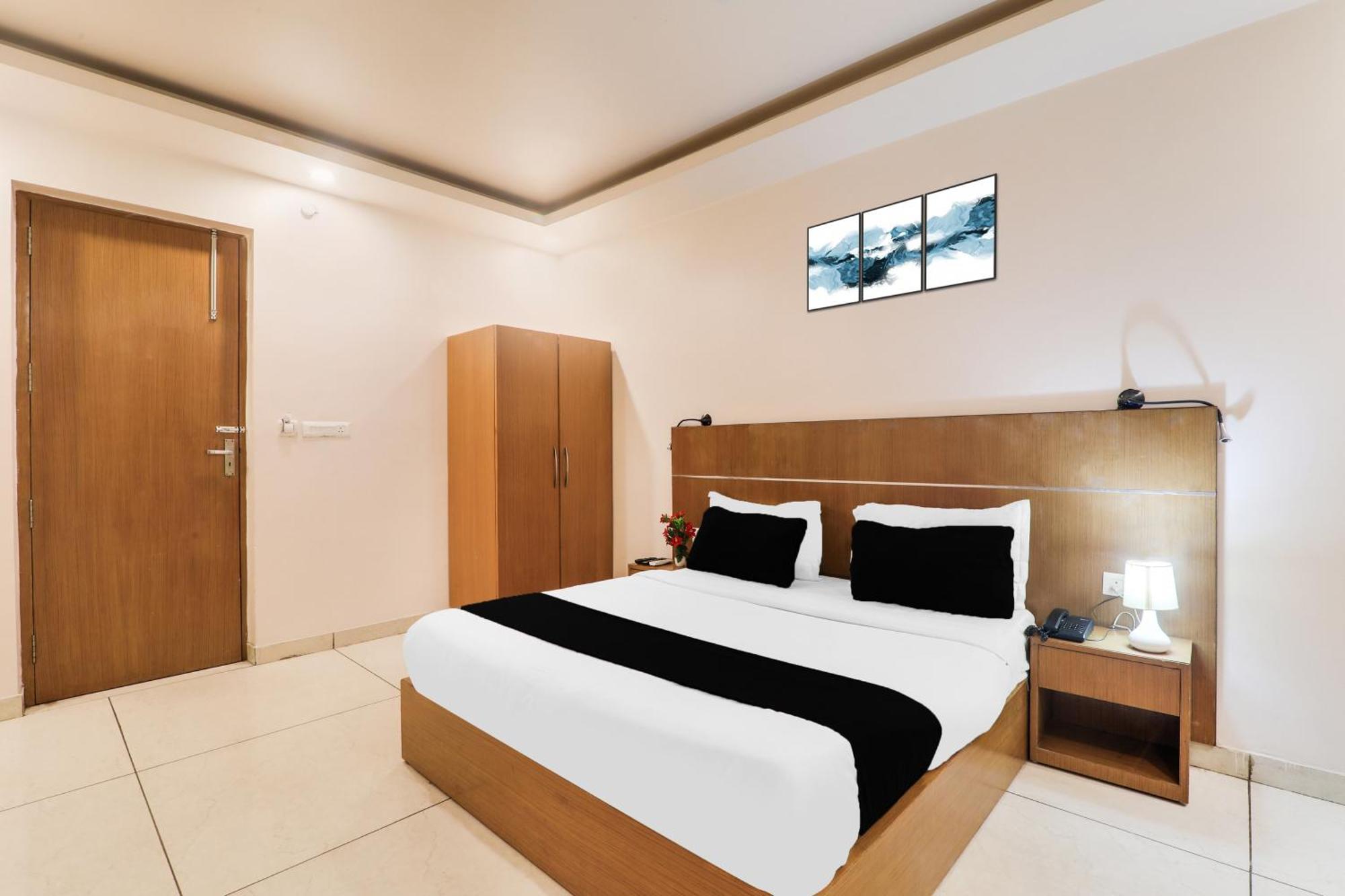 Super Townhouse Viraj Khand Formerly Veridian Inn Chinhat Dış mekan fotoğraf