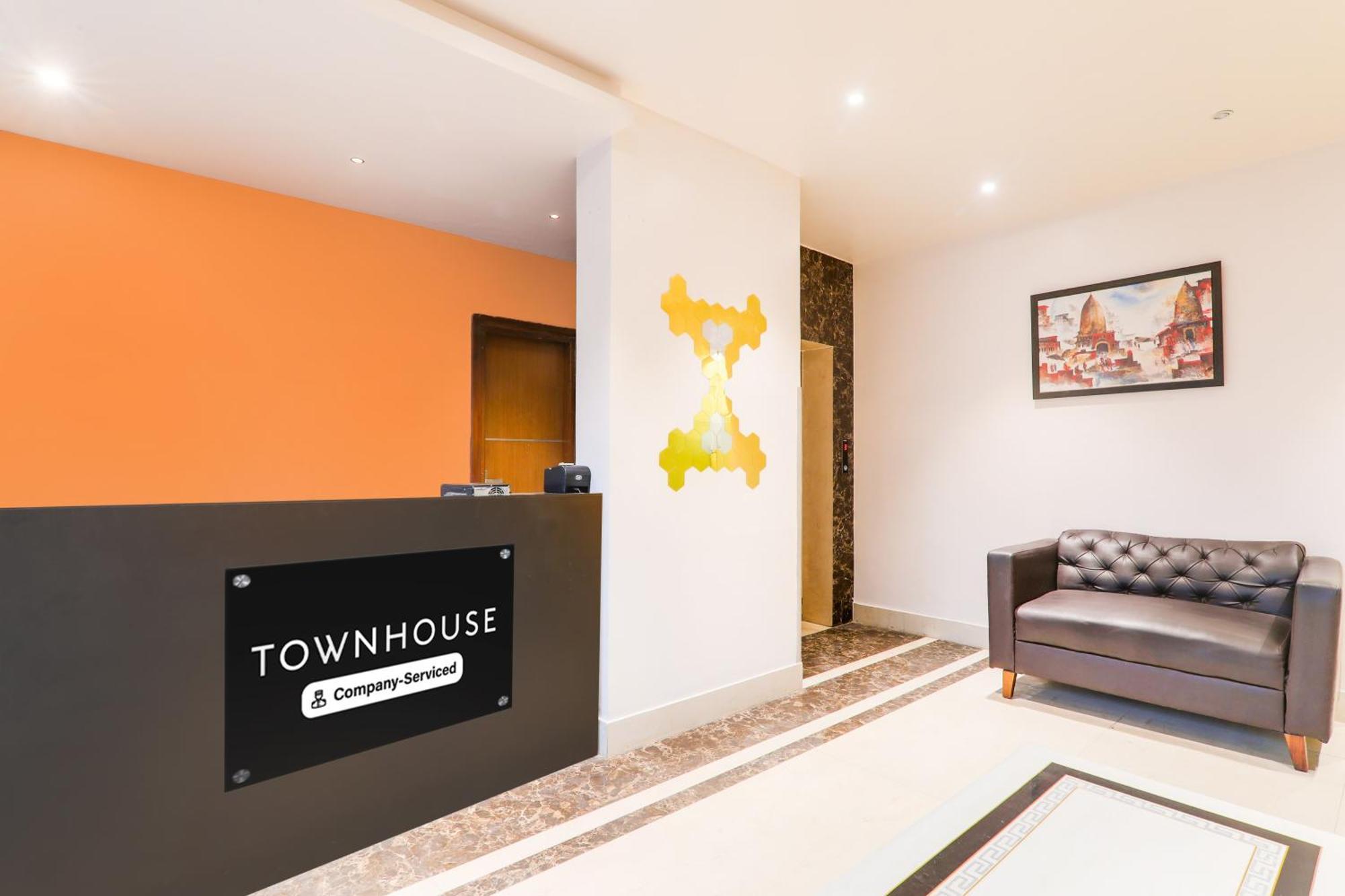 Super Townhouse Viraj Khand Formerly Veridian Inn Chinhat Dış mekan fotoğraf