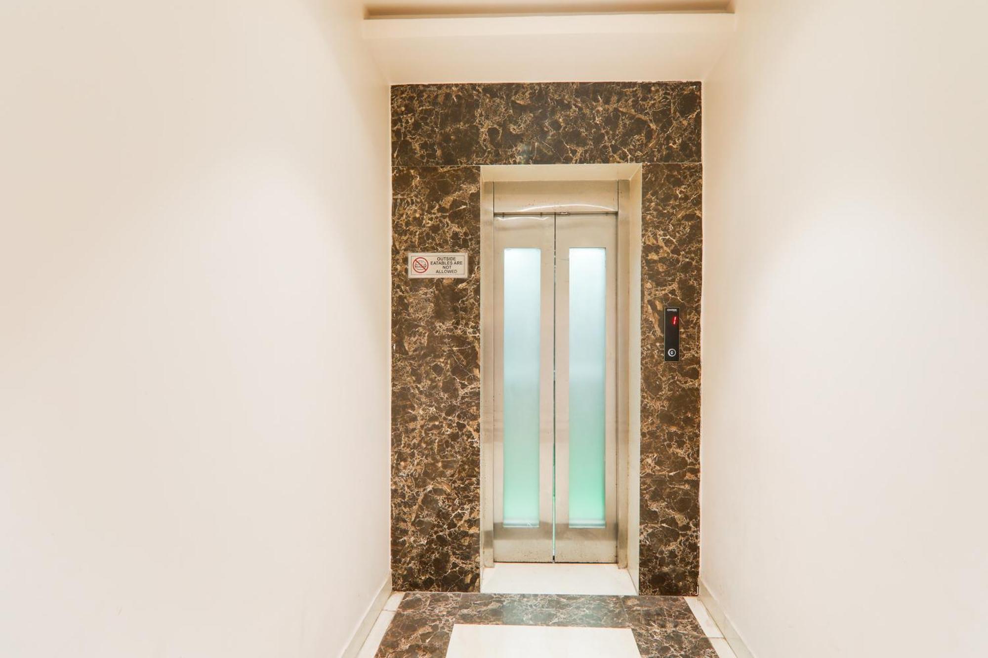 Super Townhouse Viraj Khand Formerly Veridian Inn Chinhat Dış mekan fotoğraf