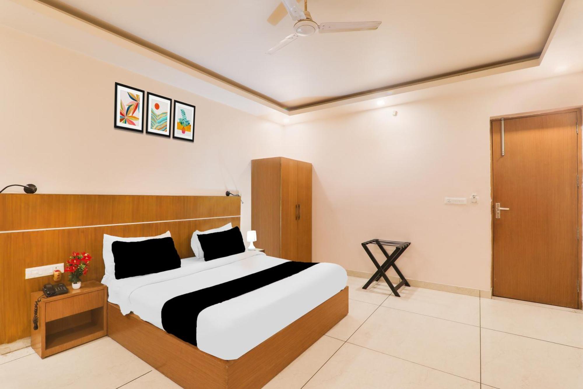 Super Townhouse Viraj Khand Formerly Veridian Inn Chinhat Dış mekan fotoğraf