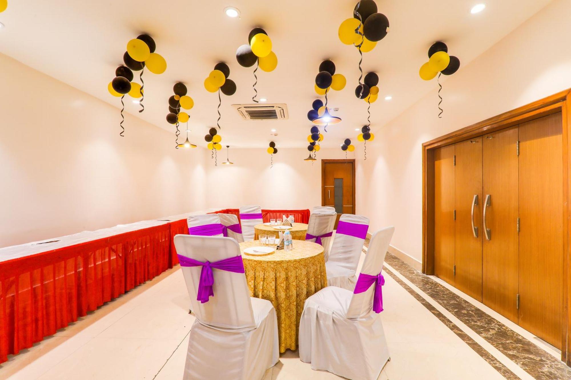 Super Townhouse Viraj Khand Formerly Veridian Inn Chinhat Dış mekan fotoğraf